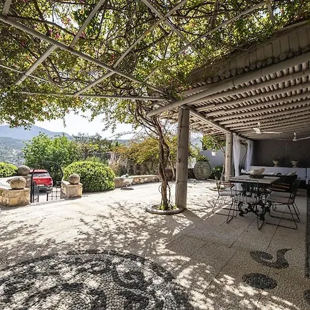 Tuerkbuekue Rustik Bakimli Tas Ev Vila Bodrum